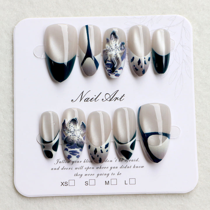 Künstlerisches Floral Nagelkunst Set Karnz