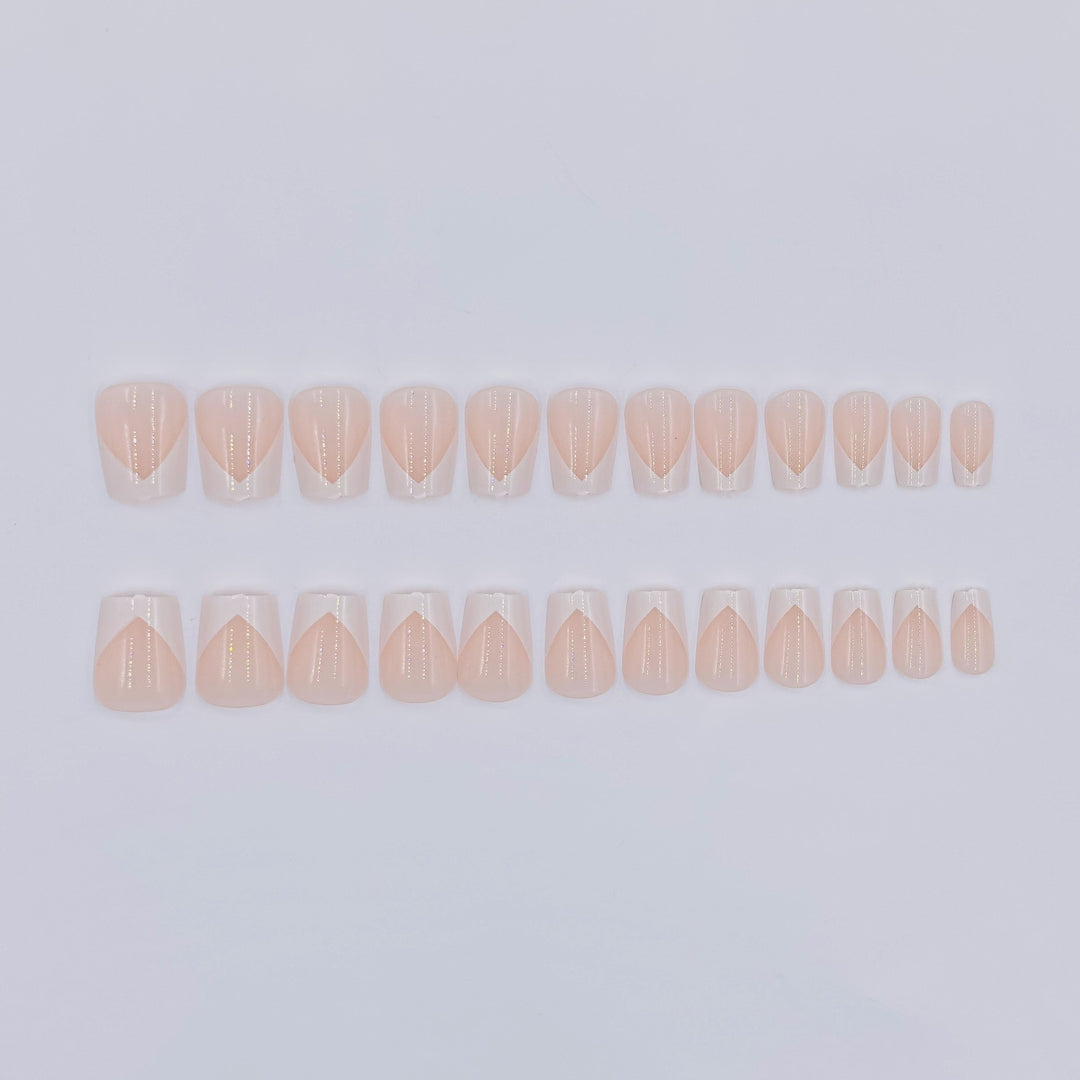 Elegantes Chevron French Tip Nagelset