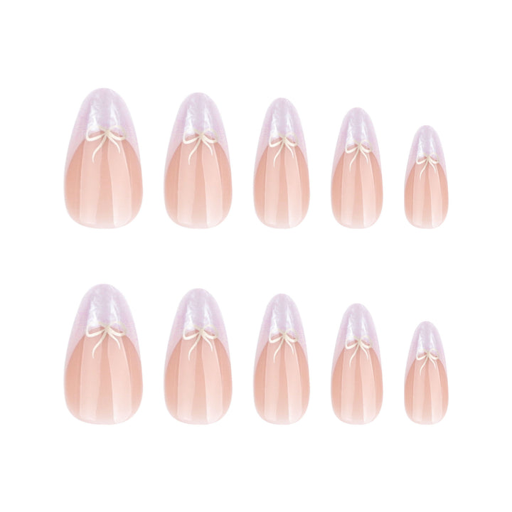 Kunstvolle Stiletto-Nägel mit elegantem Design und strahlenden Akzenten Karnz