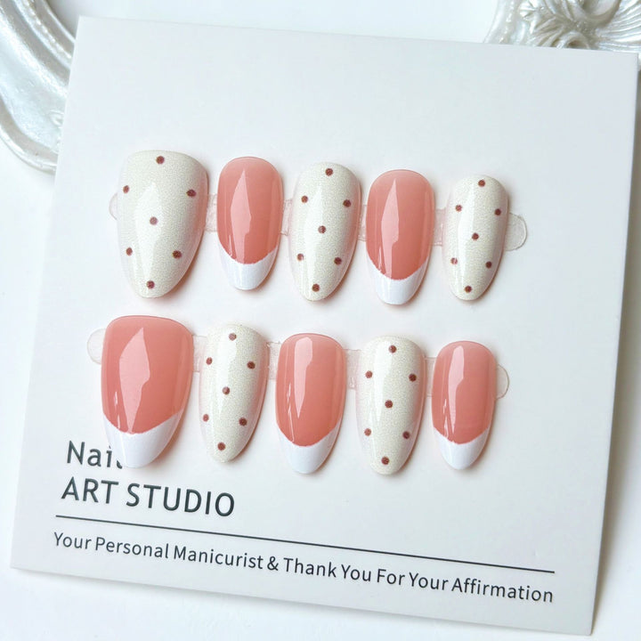 Elegante Pünktchen Press-On Nagelset