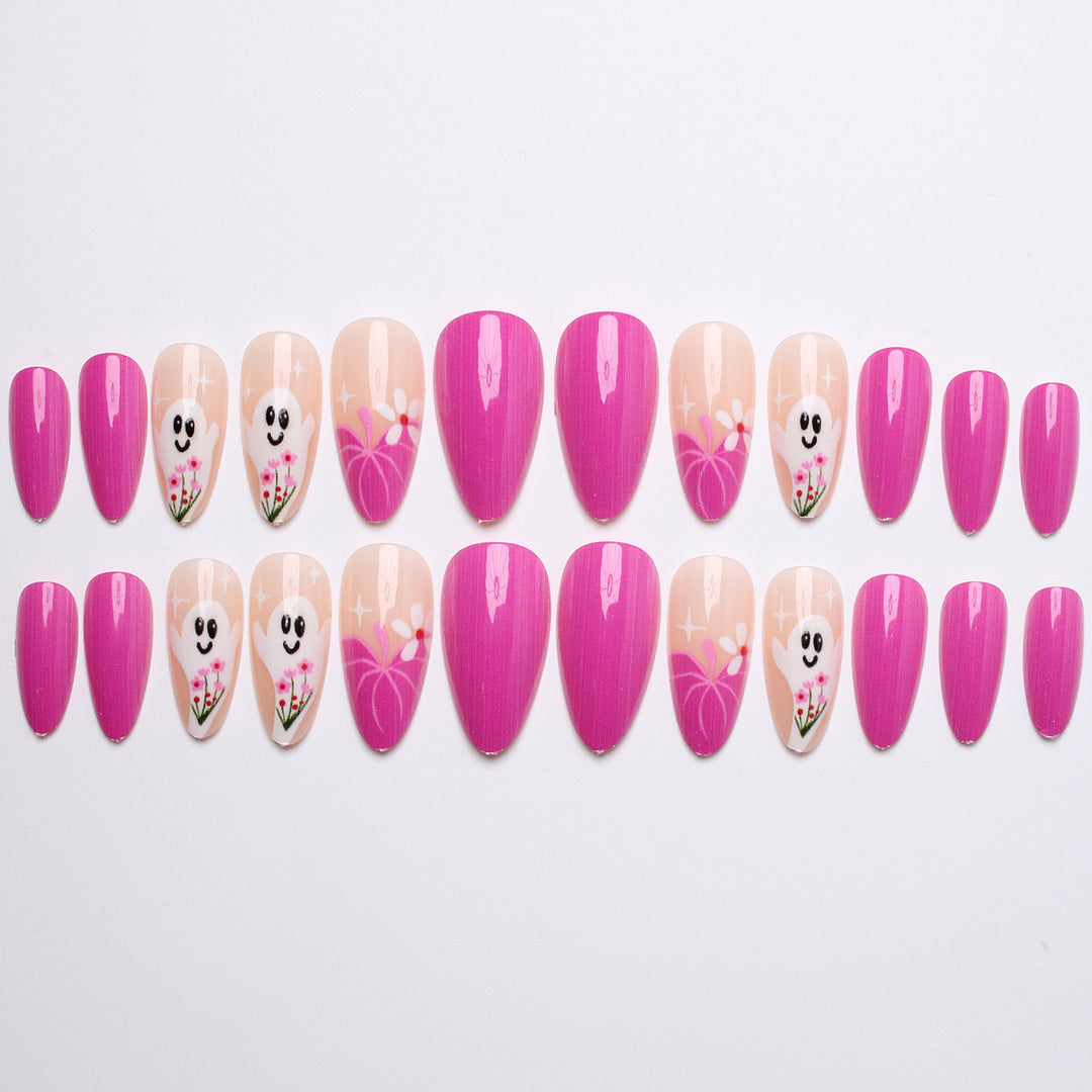 Kunstnagelset mit charmanten Geister- und Blumenmotiven Karnz