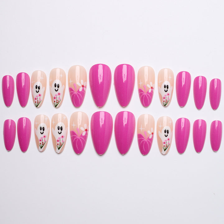 Kunstnagelset mit charmanten Geister- und Blumenmotiven Karnz
