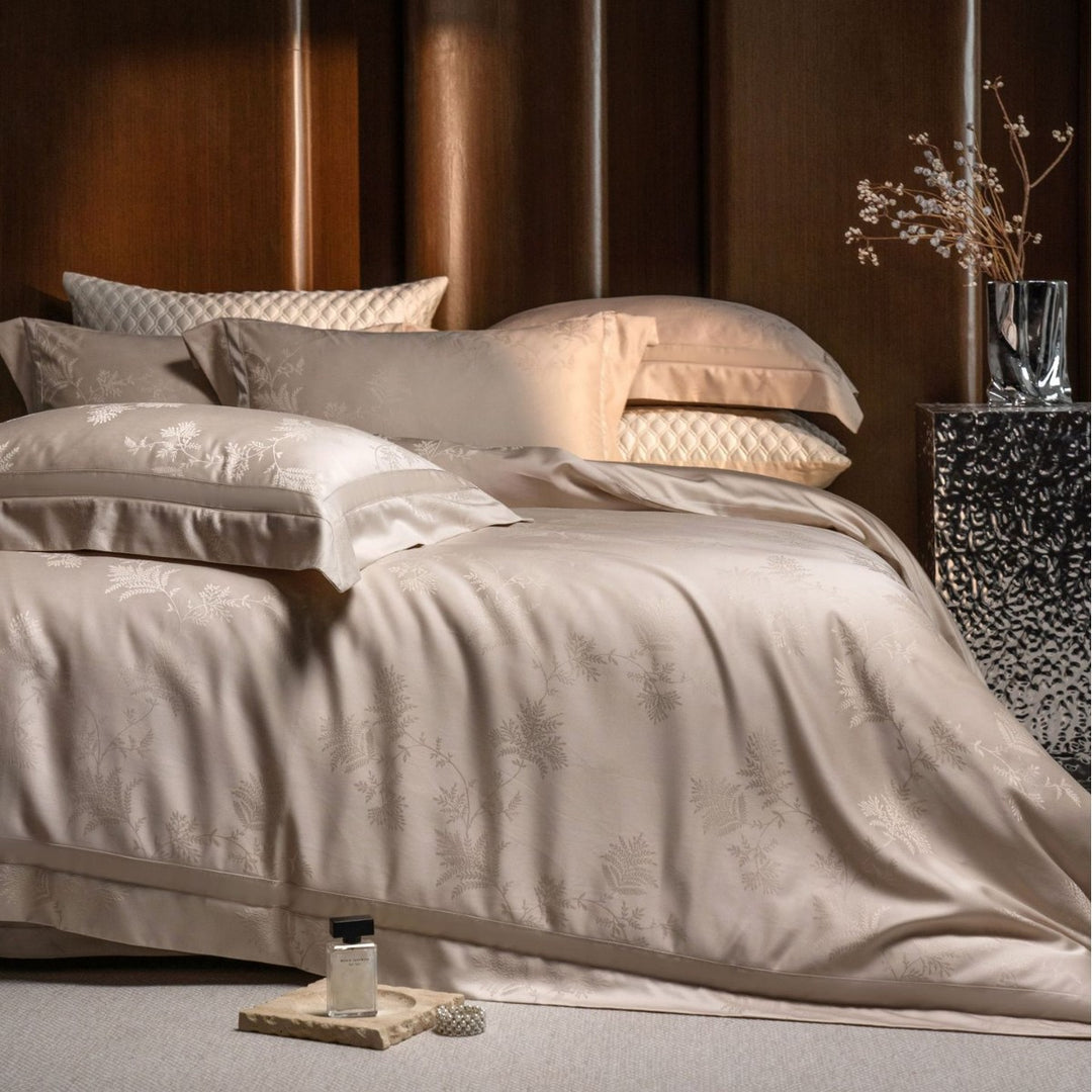 Luxuriöse Satin-Jacquard Bettwäsche-Garnitur mit feinem Damast-Ornament und Oxford-Kissen