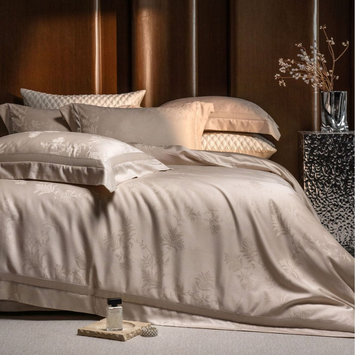 Luxuriöse Satin-Jacquard Bettwäsche-Garnitur mit feinem Damast-Ornament und Oxford-Kissen