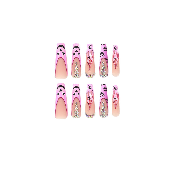 Künstliche Nagelkunst mit festlichem Design und Glitzervariationen Karnz