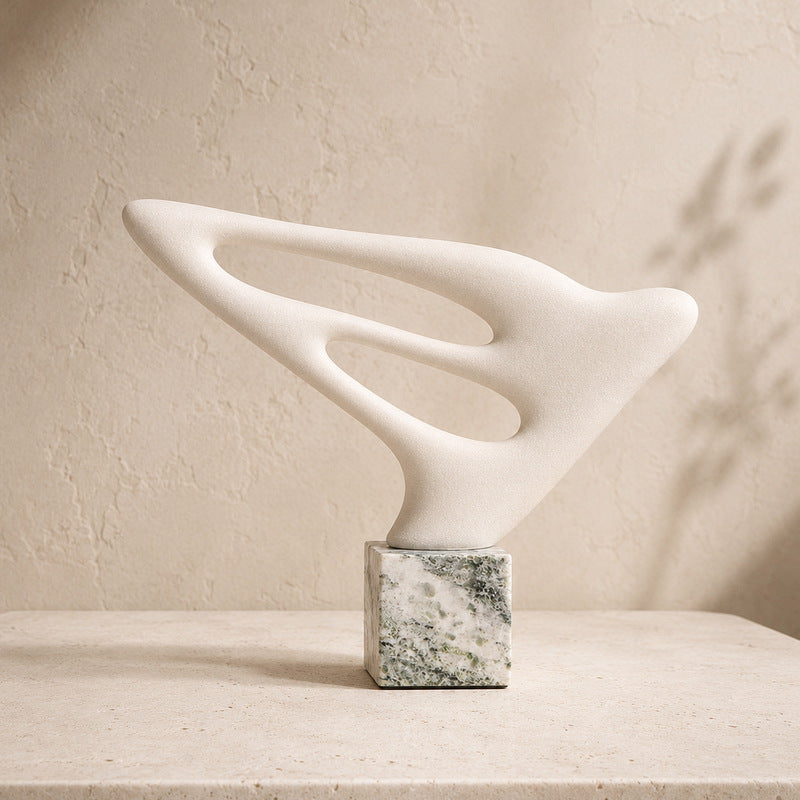 Künstlerische abstrakte figurative Skulptur