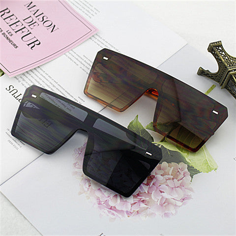 Damen Modische Rechteck-Sonnenbrille im urbanen Design Karnz