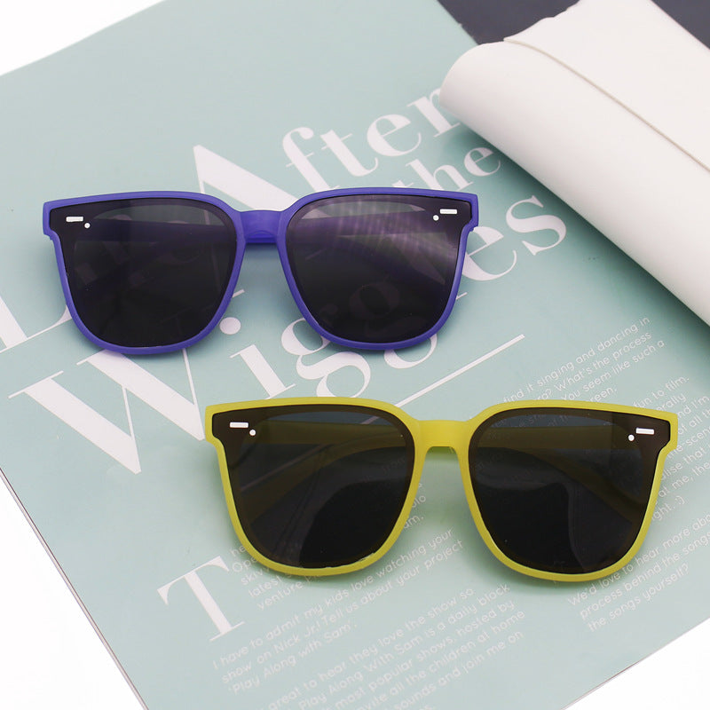 Damen moderne Sonnenbrille mit filigranem Rahmen und UV-Schutz Karnz