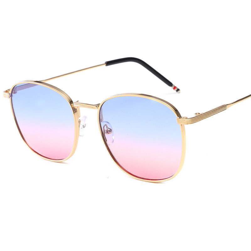 Damen stilvolle oversized Sonnenbrille mit glamourösem Metallrahmen Karnz