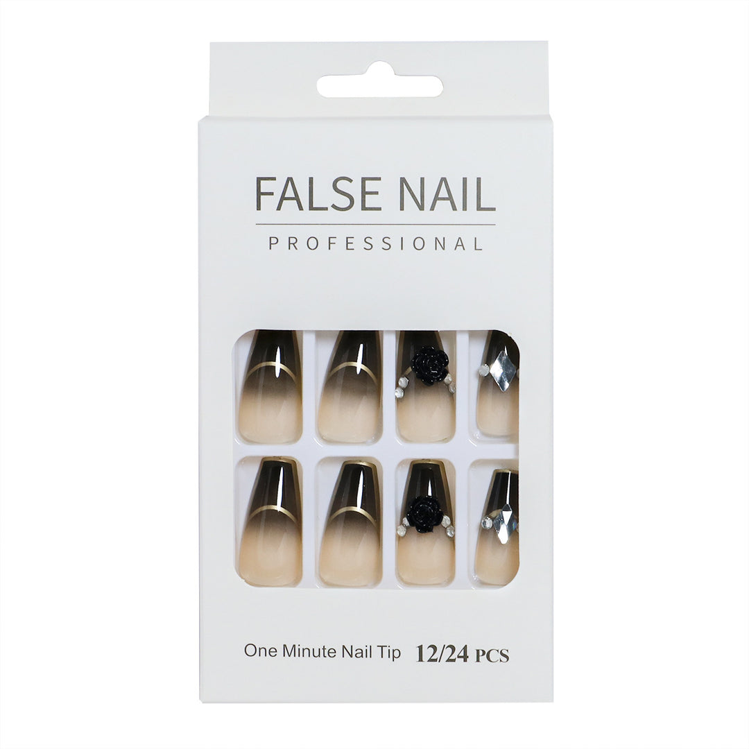 Dekorativer Press-On-Nagelset mit 3D-Akzenten Karnz