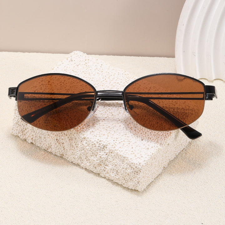Modische Brille mit Eleganter, Ovale Form Karnz