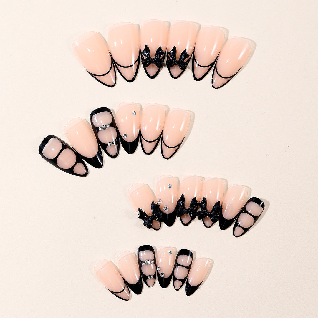 Künstlerische Stiletto-Nagelkunstverlängerungen Karnz