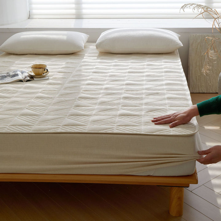 Breathable Quilted Mattress Topper Pad with Elastic Skirt
