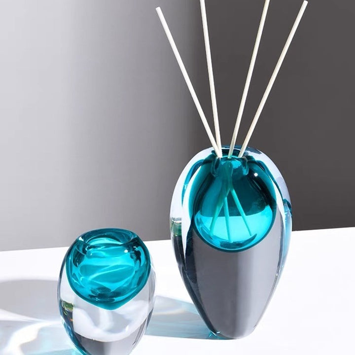 Handgefertigte solide Glas-Bud-Vase mit skulpturalem Hohlkern Karnz
