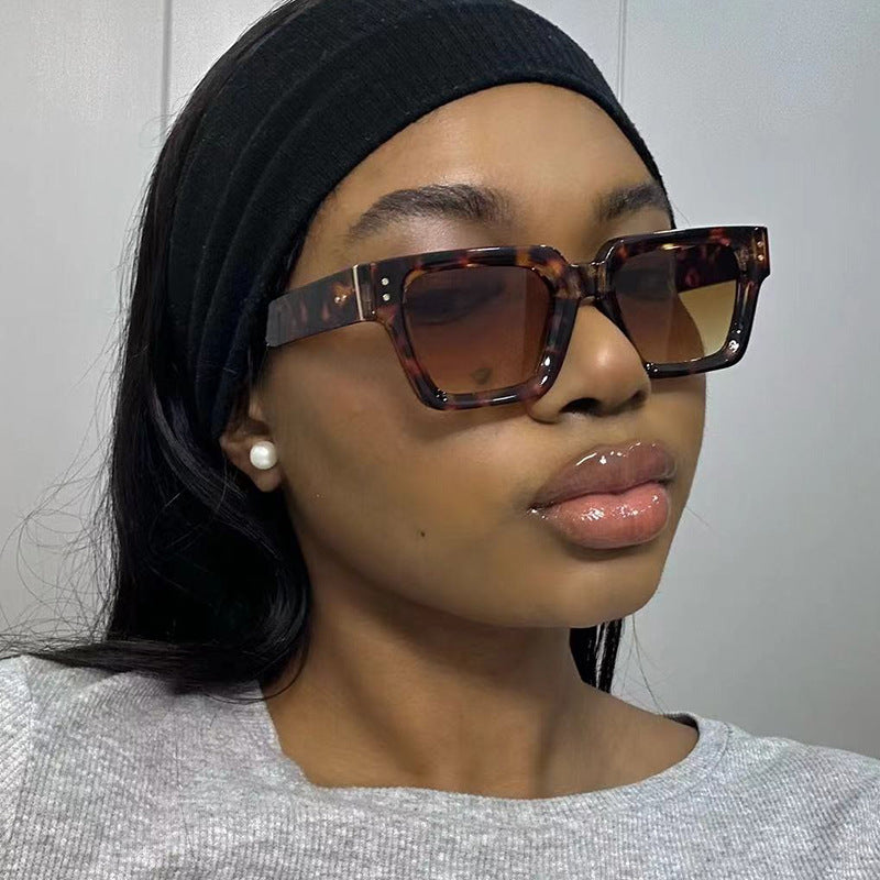 Damen modische Sonnenbrille im eleganten oversized Design Karnz