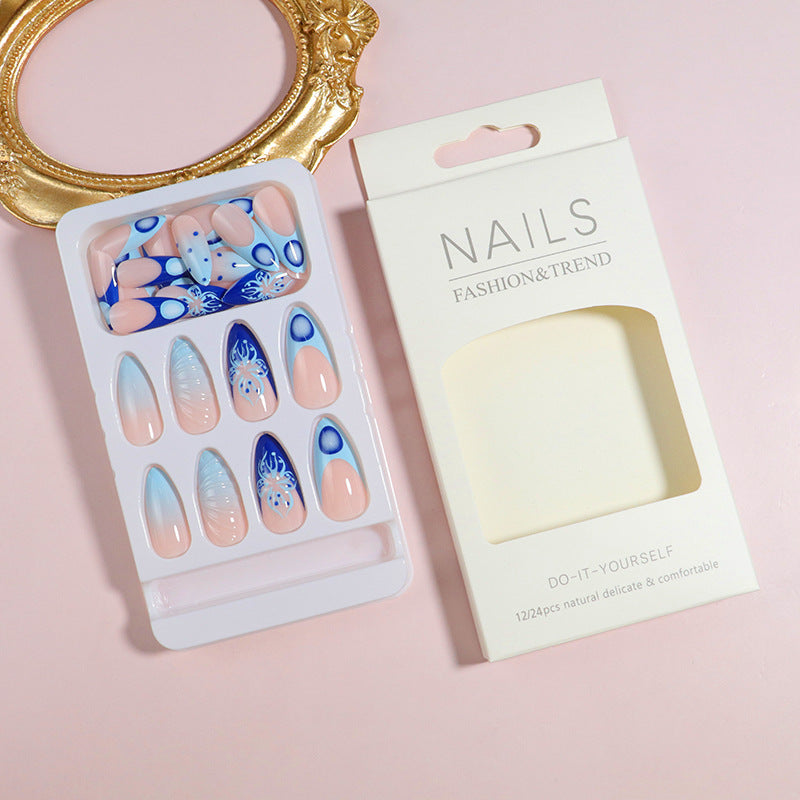 DIY Künstlerischer Press-On Nail Set Karnz