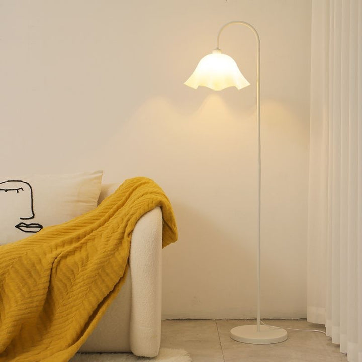 Moderne stilvolle Bogen Stehlampe