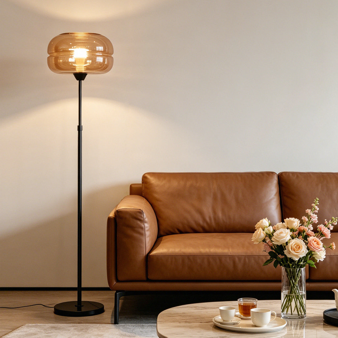 Minimalistische Stehfußlampe