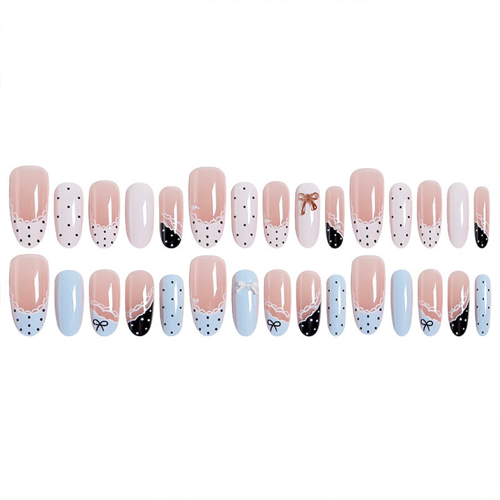 Kunstnagelset mit eleganten Akzenten und feinen Designs Karnz