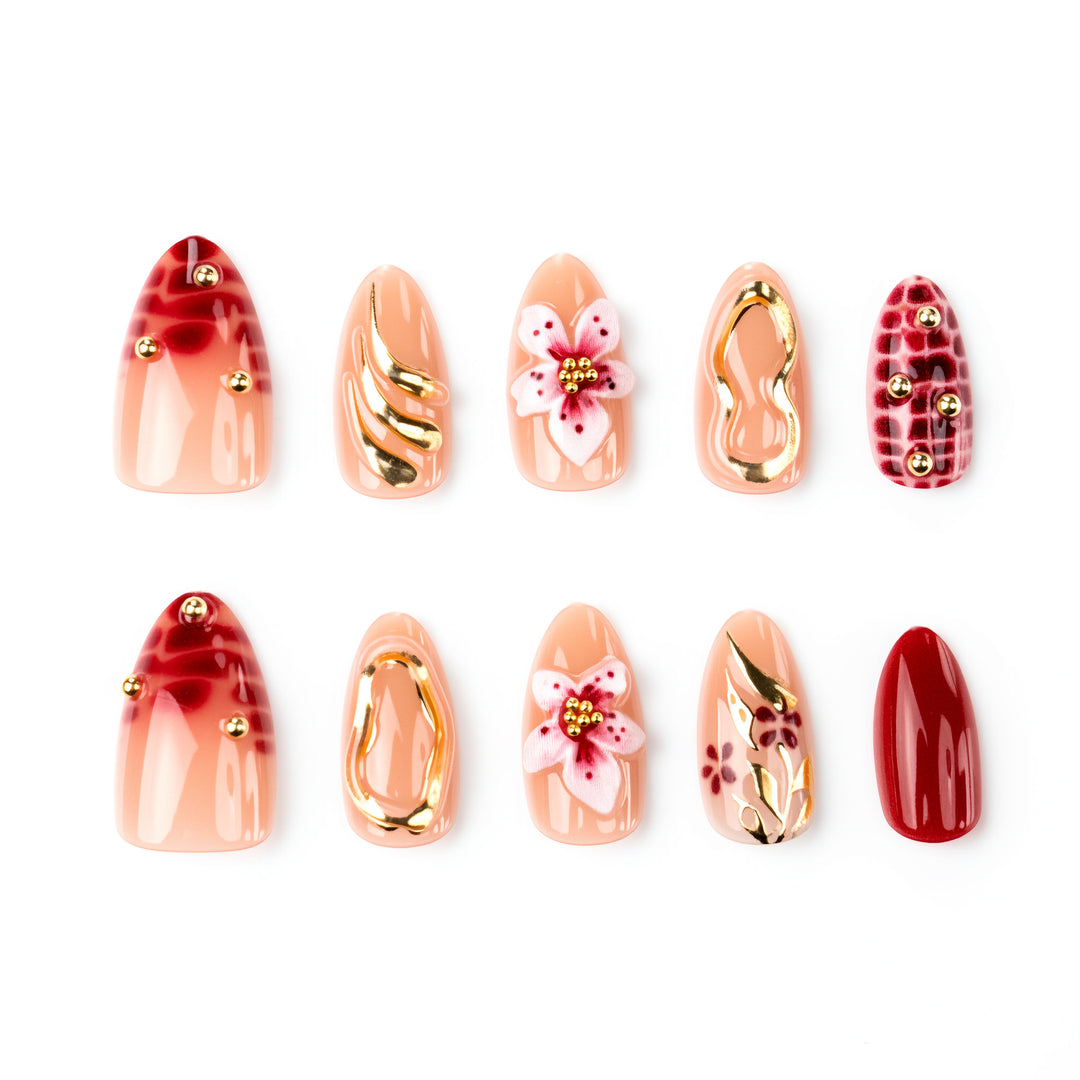 Dekorativ gestaltete falsche Nagelkunst