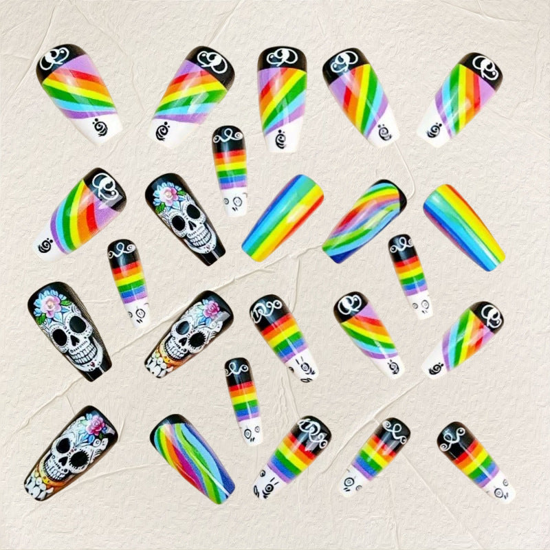 Kreative Kunstnägel mit Totenkopf-Design Karnz