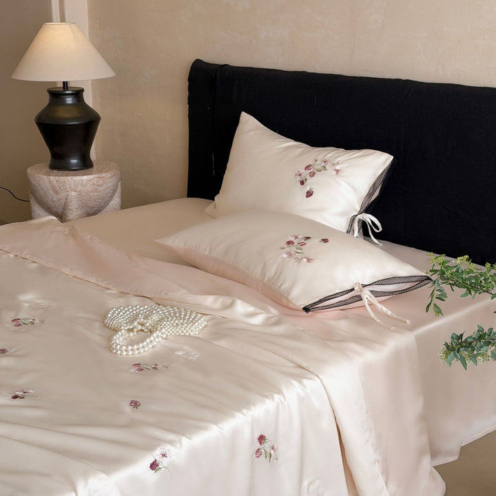 Bestickte Satin-Bettwäsche Set