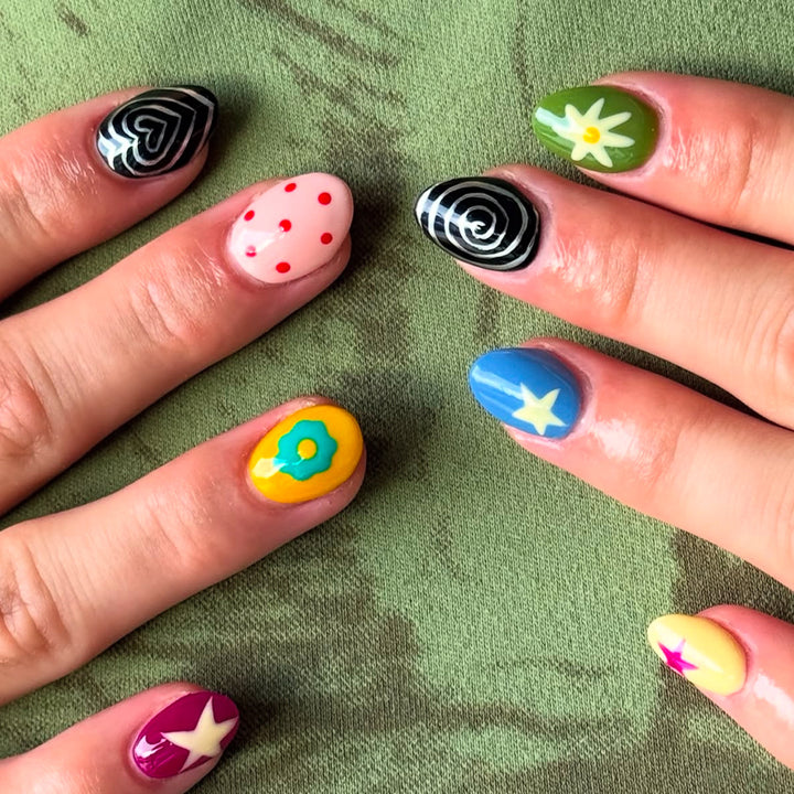 Kunstfingernägel mit Bunten und Kreativen Designs Karnz