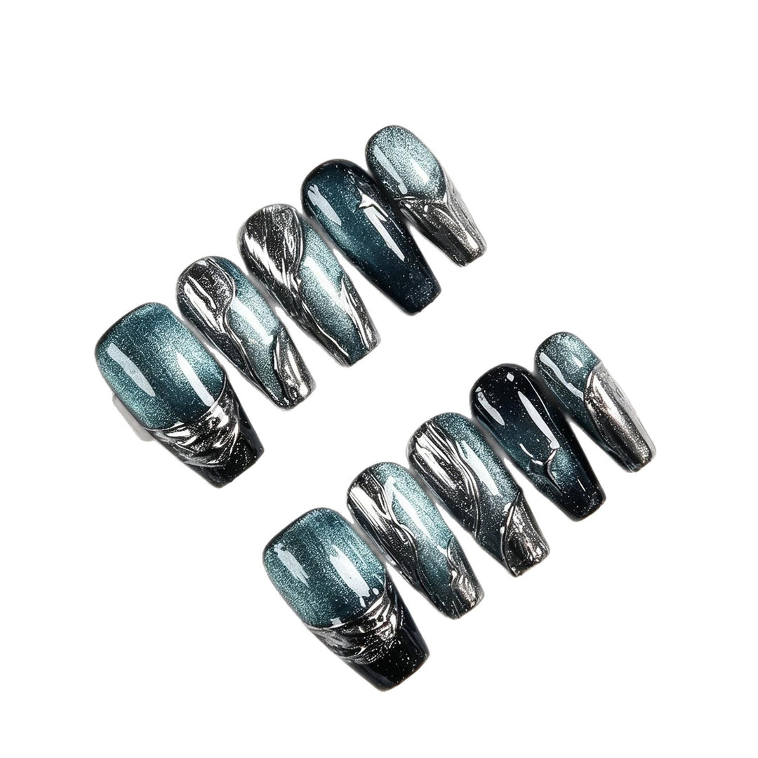 Künstlerische Press-On-Nagelspitzen mit Verlauf-Design