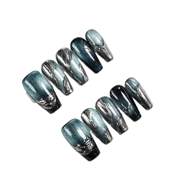 Künstlerische Press-On-Nagelspitzen mit Verlauf-Design