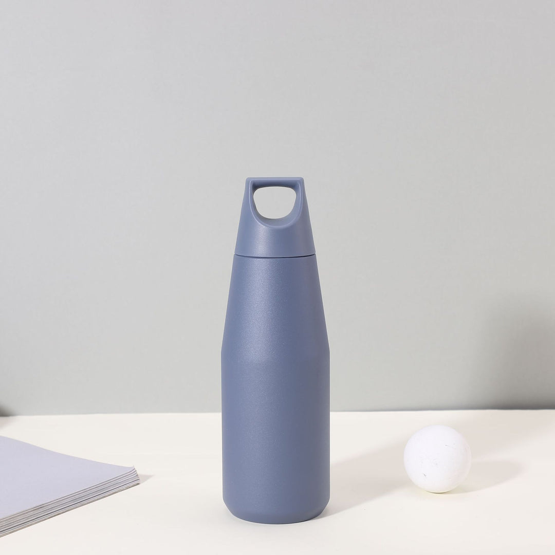 Isolierte Wasserflasche Karnz