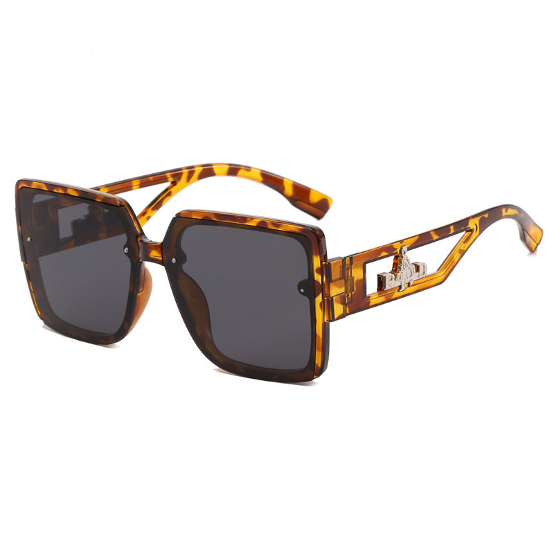 Damen quadratische Designer-Sonnenbrille mit eleganten Verzierungen Karnz