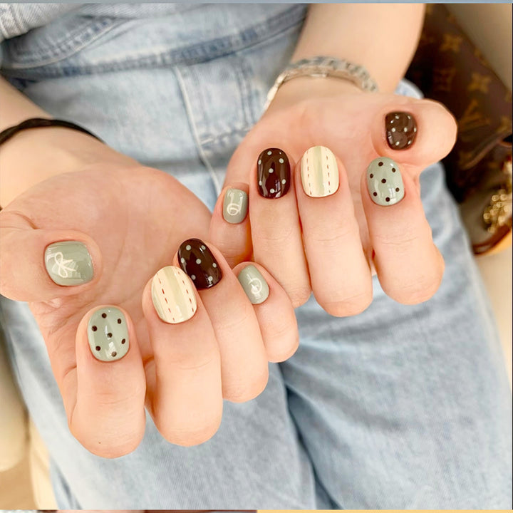 Künstlerisches katzenmotiviertes Press-On-Nagelkunstset Karnz