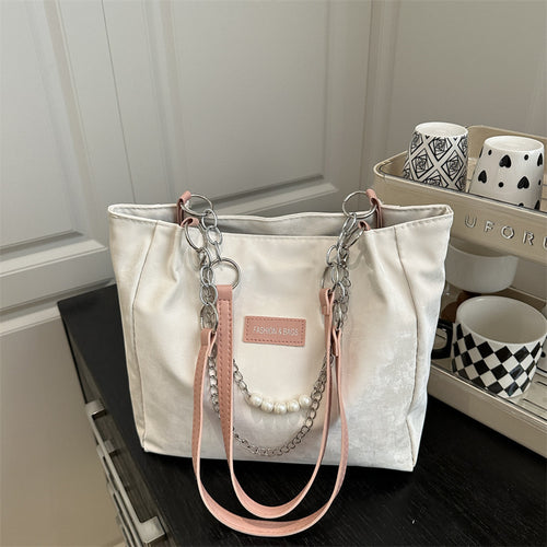 Elegante Handtasche mit Ketten-Detail