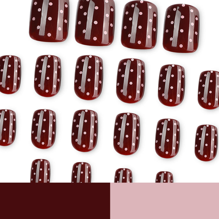 Kreative Nagelkunst mit Punkten Karnz
