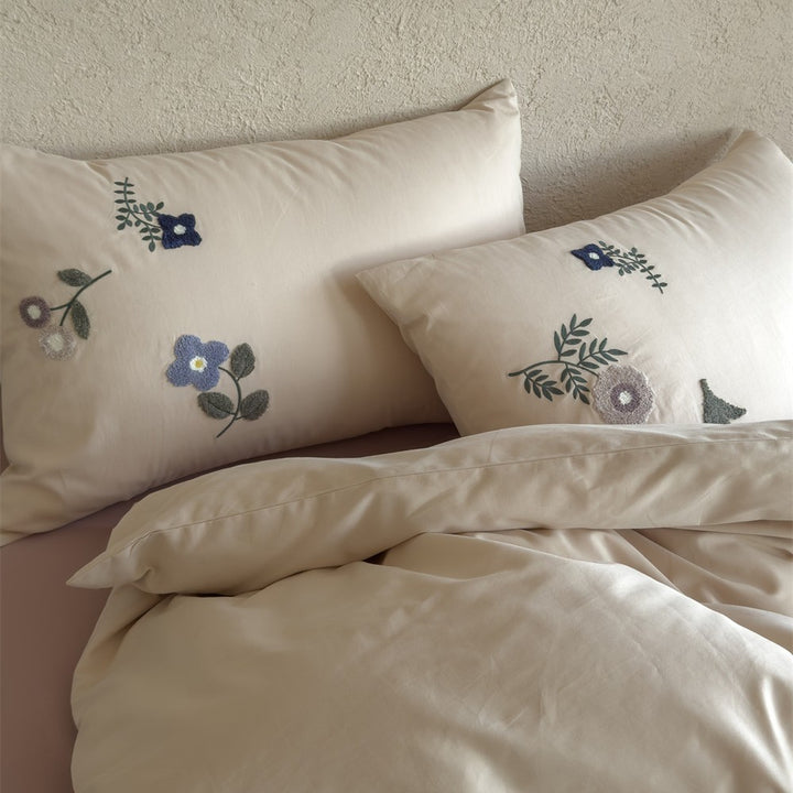 Bettwäsche-Garnitur aus Baumwollsatin mit floraler Stickerei