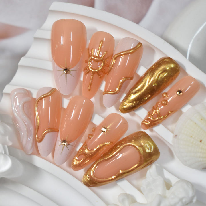 Künstlerisches Nageldesign Karnz