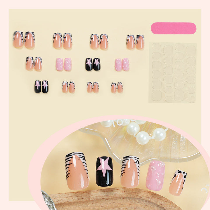 Dekoratives Press-On Nagelkunstset mit trendigen Mustern Karnz