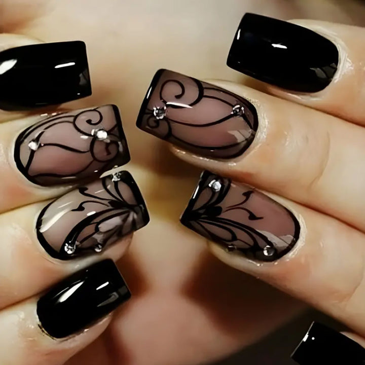 Glamourös Press-On Nagelkunst Set mit einzigartigem floralem Design