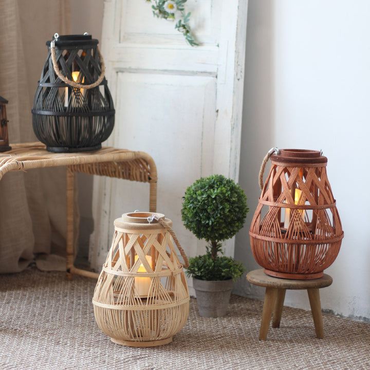 Handgefertigte Rattanlaterne Karnz