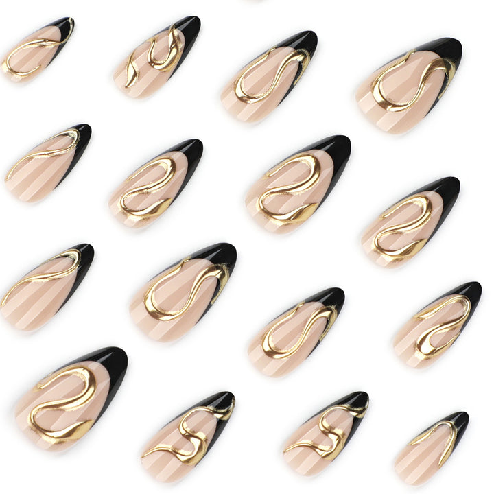 Kunstvolle Stiletto-Nägel mit elegantem Gold-Design Karnz