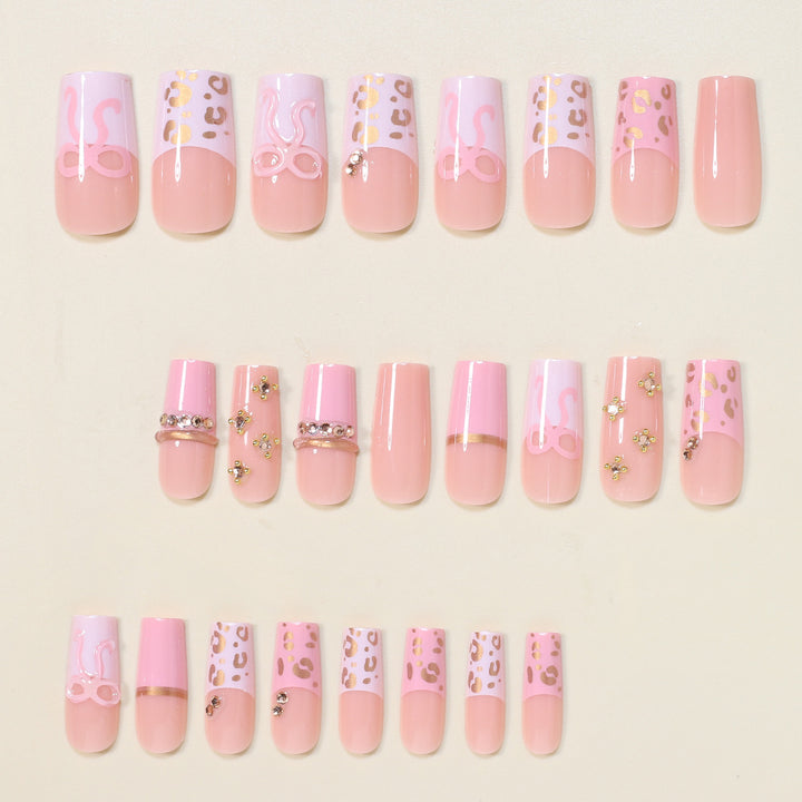 Dekorative Lange Stiletto Nail Art Tipps Karnz