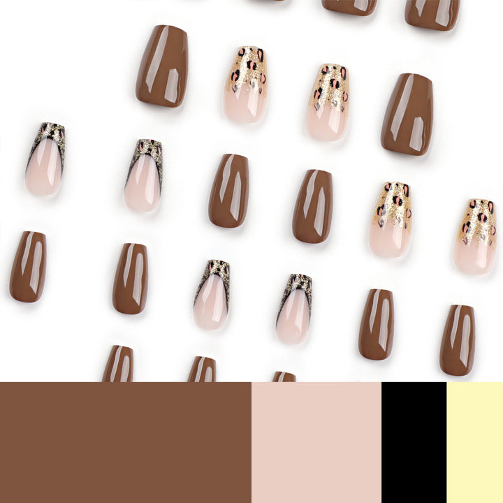 Glamouröse Akrylnägel mit Glitzer- und Leopardenmotiven Karnz