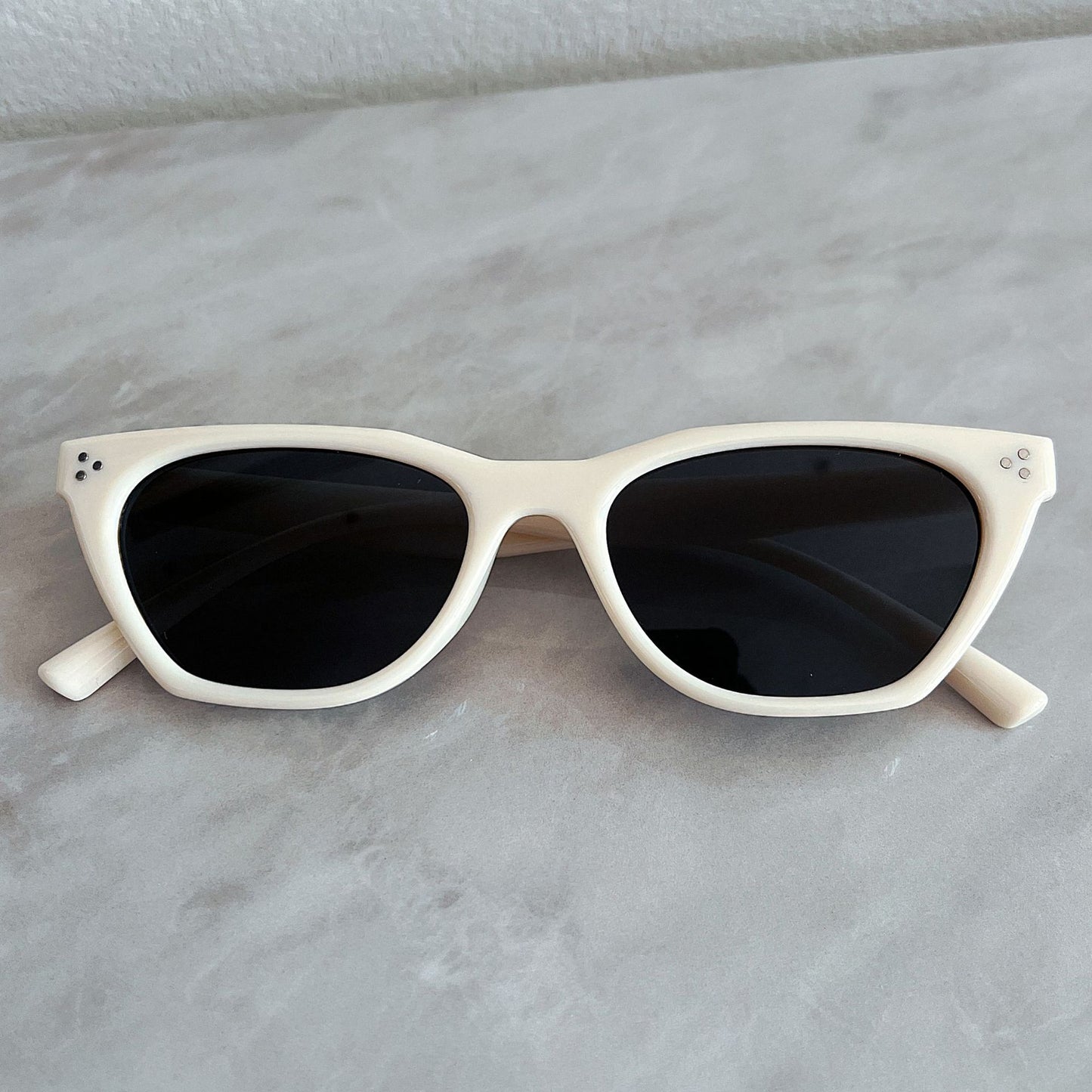 Damen modische Retro-Sonnenbrille mit elegantem Design Karnz