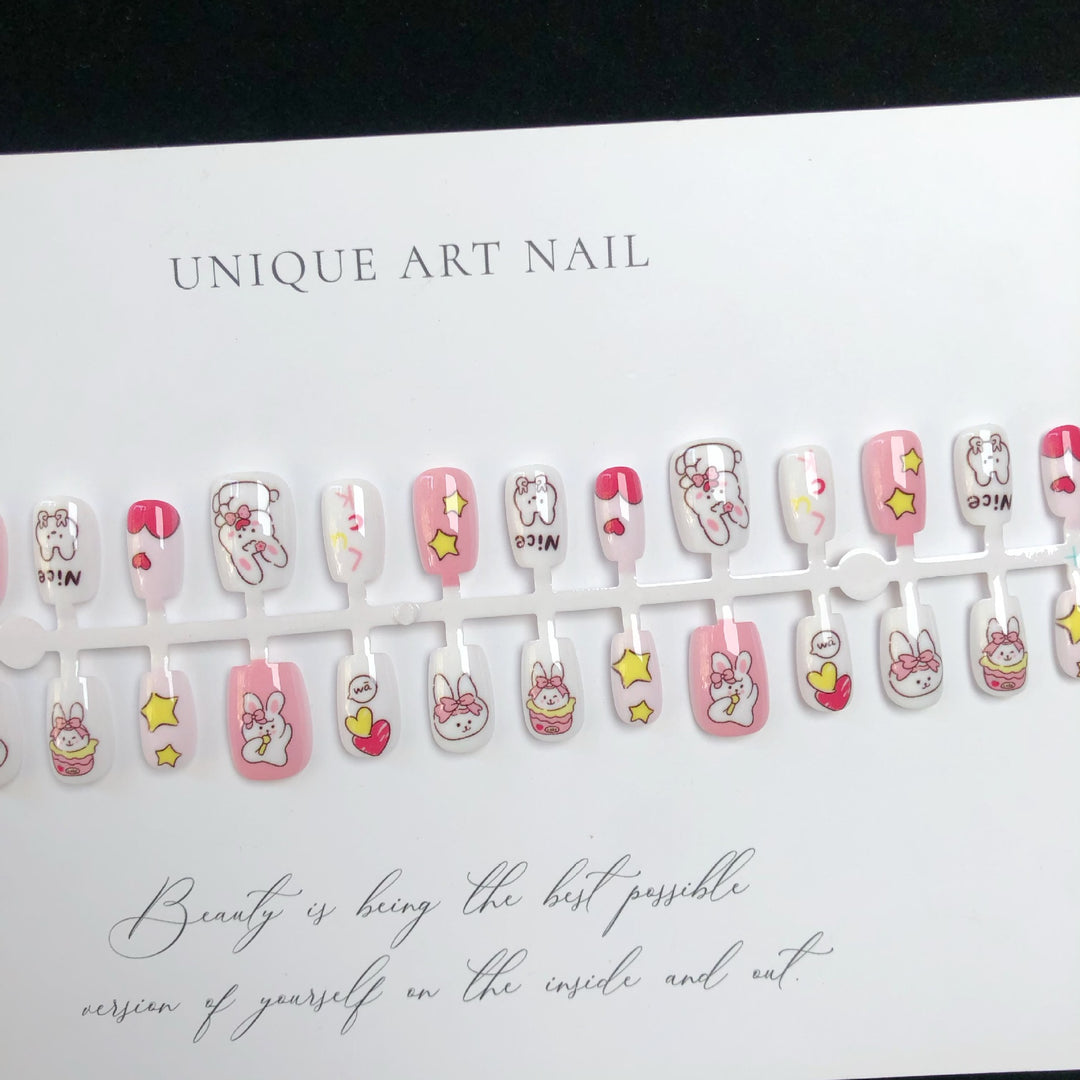 Premium Cartoon-Themen Press-On Nagelkunst Set