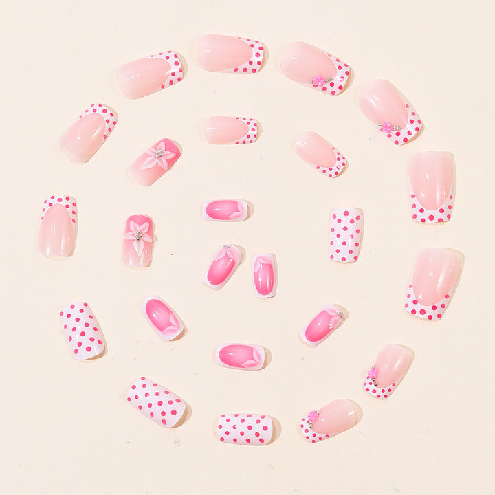 Dekorative Florale Nagelkunst Karnz