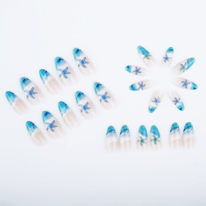 Künstlerisches Press-On Nagelset mit ozean-inspiriertem Design Karnz