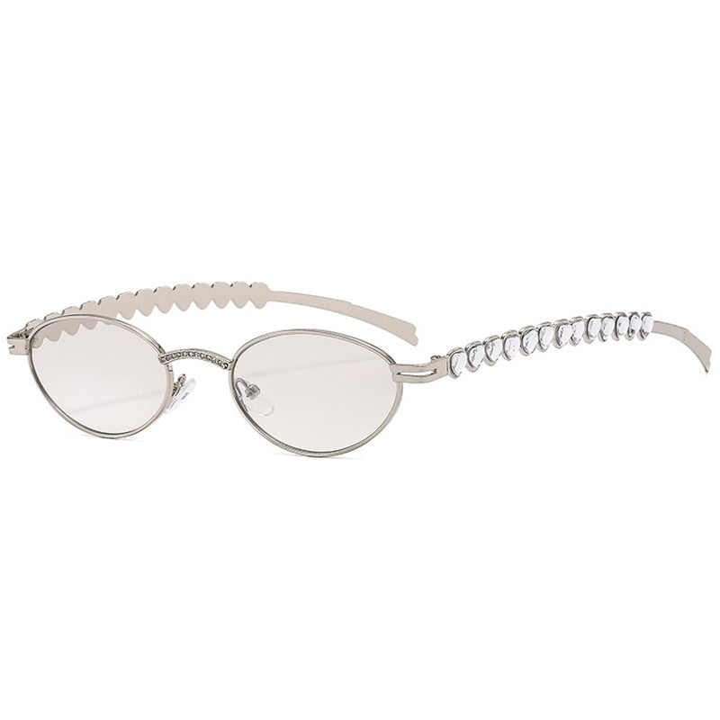 Damen modische Sonnenbrille mit dekorativem Rahmen und stilvollen Akzenten Karnz
