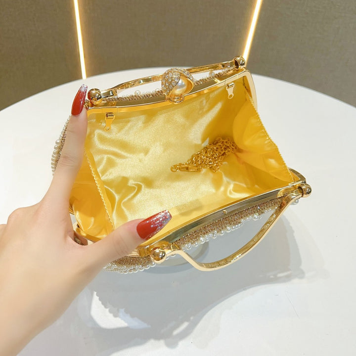 Luxuriöse mit Perlen verzierte Abendhandtasche