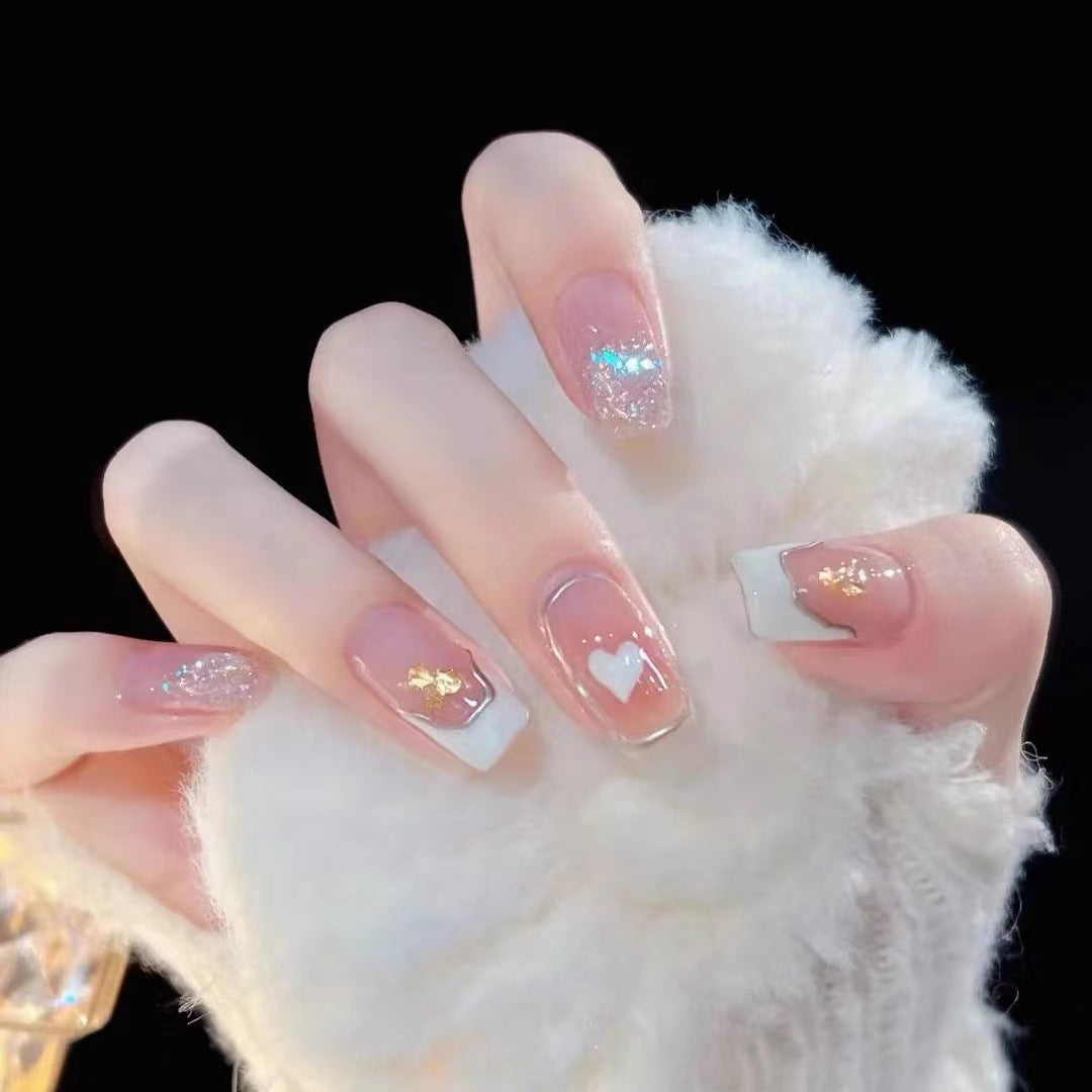 Dekorativer Herz- und Glitzer-Press-On-Nagelset Karnz
