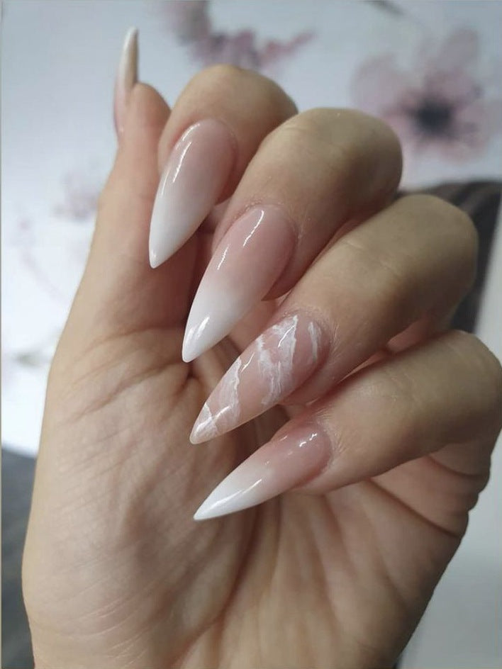Elegante Stiletto Nagelkunstverlängerungen Karnz